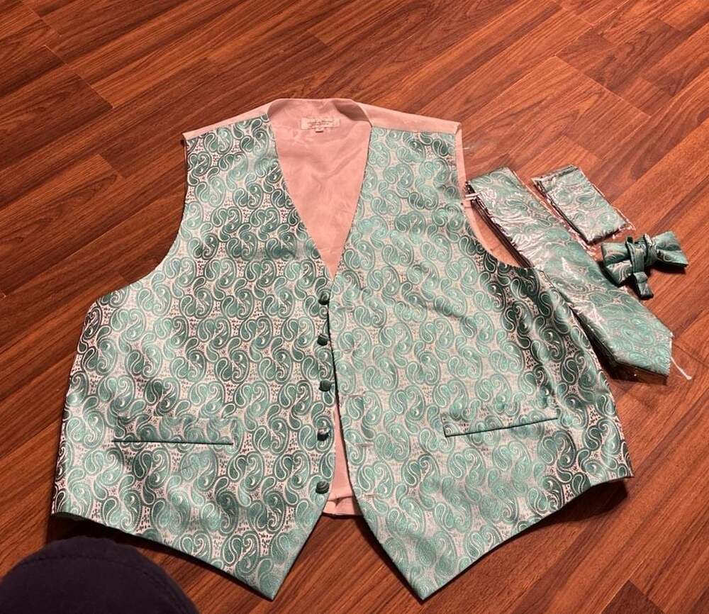 Vittorio Farina Italian Designer Men's Teal Paisley 4-Piece Vest Set